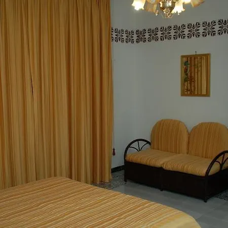 B&B Milu 시비타노바 마르셰